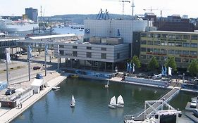 Hotel Am Schwedenkai  3*