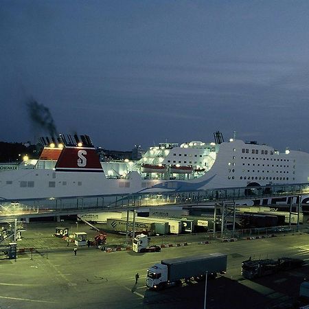 Hotel Am Schwedenkai Kiel Buitenkant foto