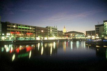 Hotel Am Schwedenkai Kiel Buitenkant foto