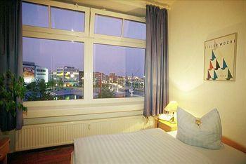 Hotel Am Schwedenkai Kiel Buitenkant foto