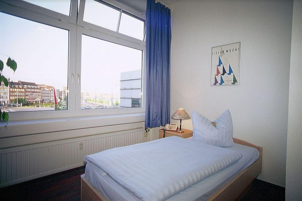 Hotel Am Schwedenkai Kiel Buitenkant foto