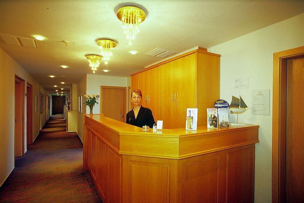 Hotel Am Schwedenkai Kiel Buitenkant foto