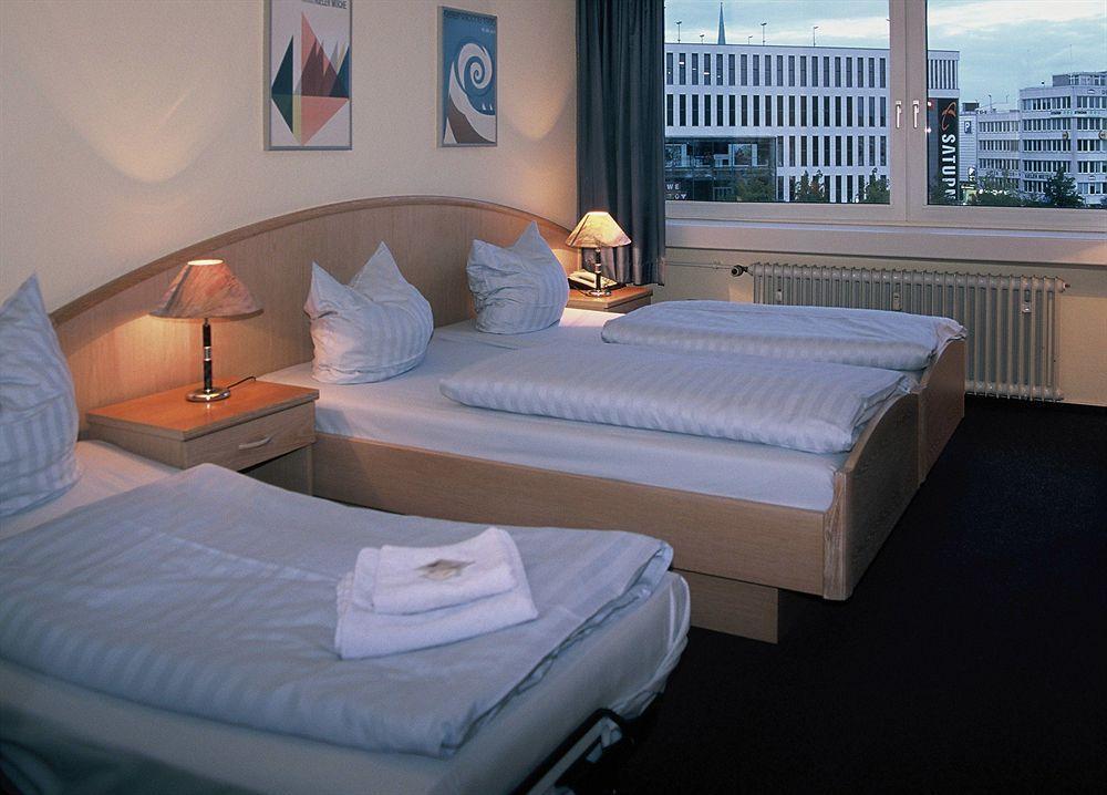 Hotel Am Schwedenkai Kiel Buitenkant foto